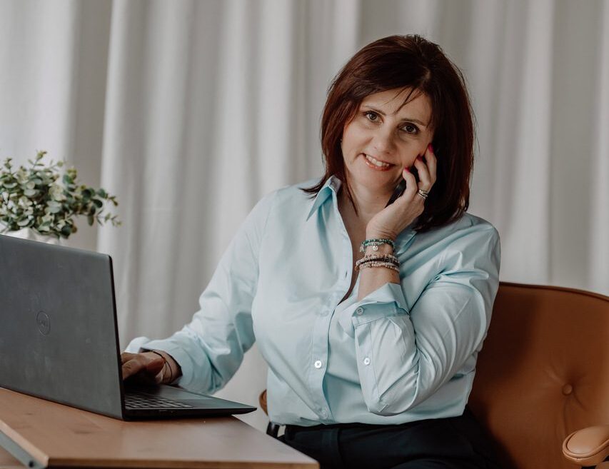 Sylwia Juzoń podczas obsługi najmu mieszkań w UNIDOM Invest